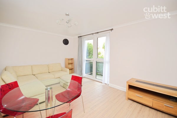 Flat Cheam Road in London Borough of Sutton