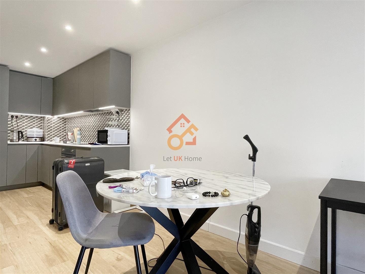 Flat Caversham Road in London