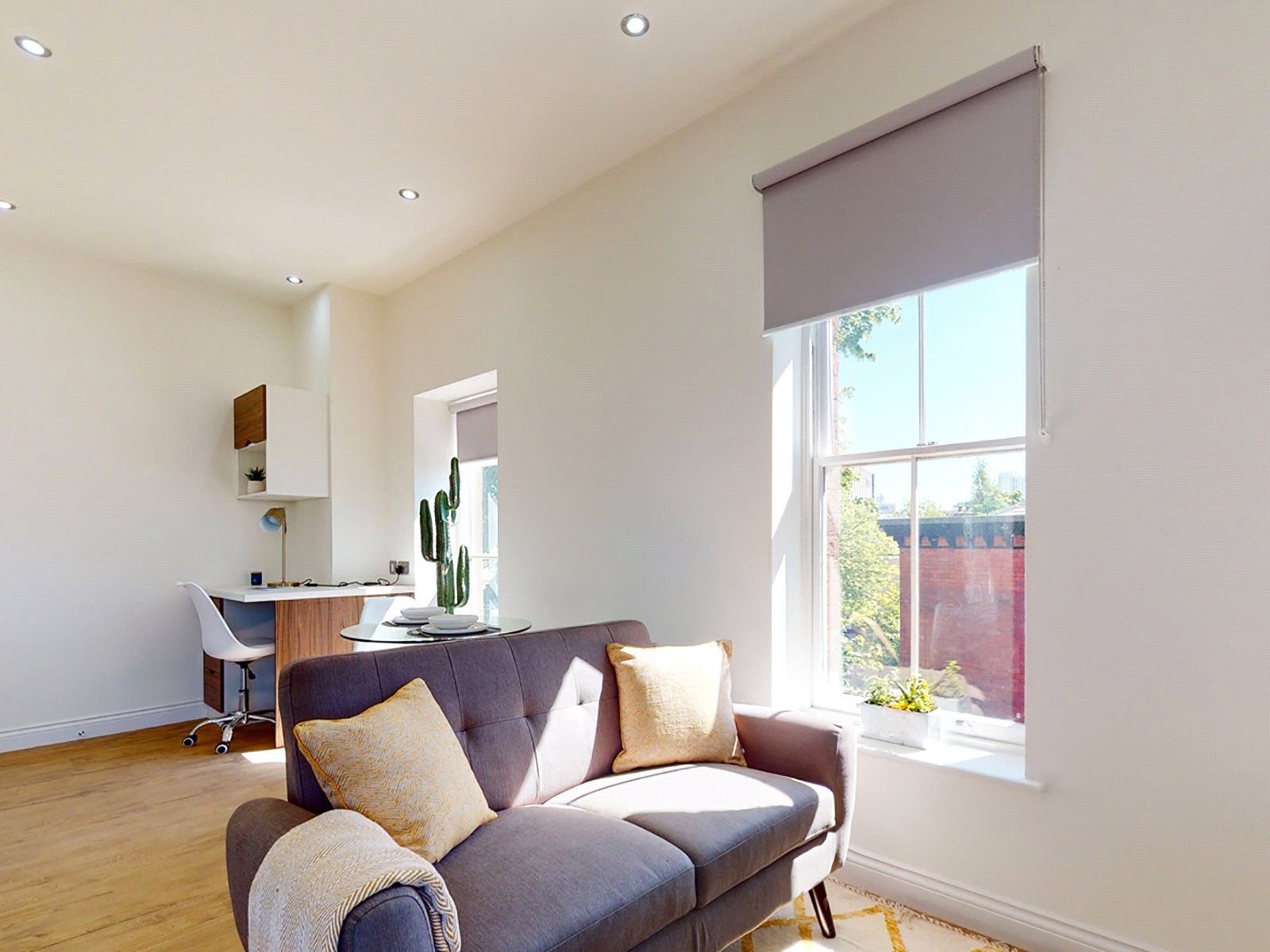 Flat Clarendon Road in Leeds