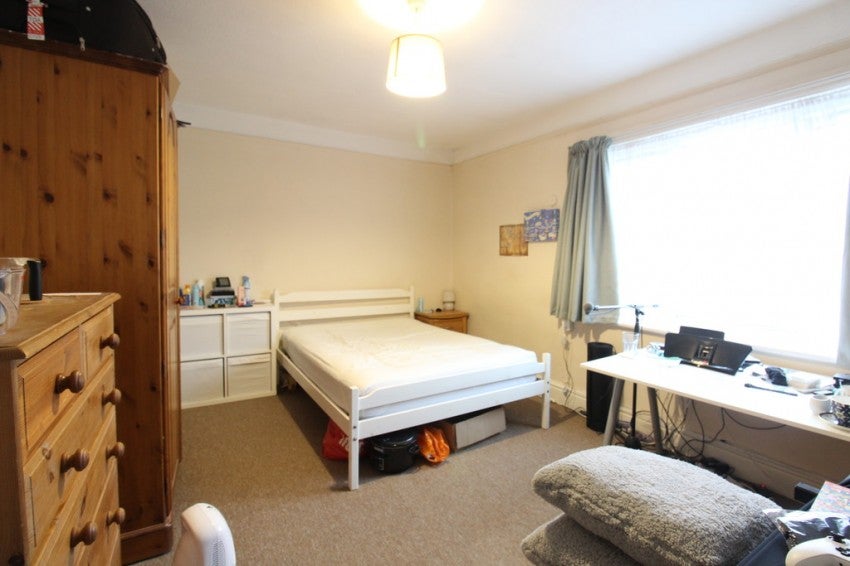 Flat Arnold Road in Southampton