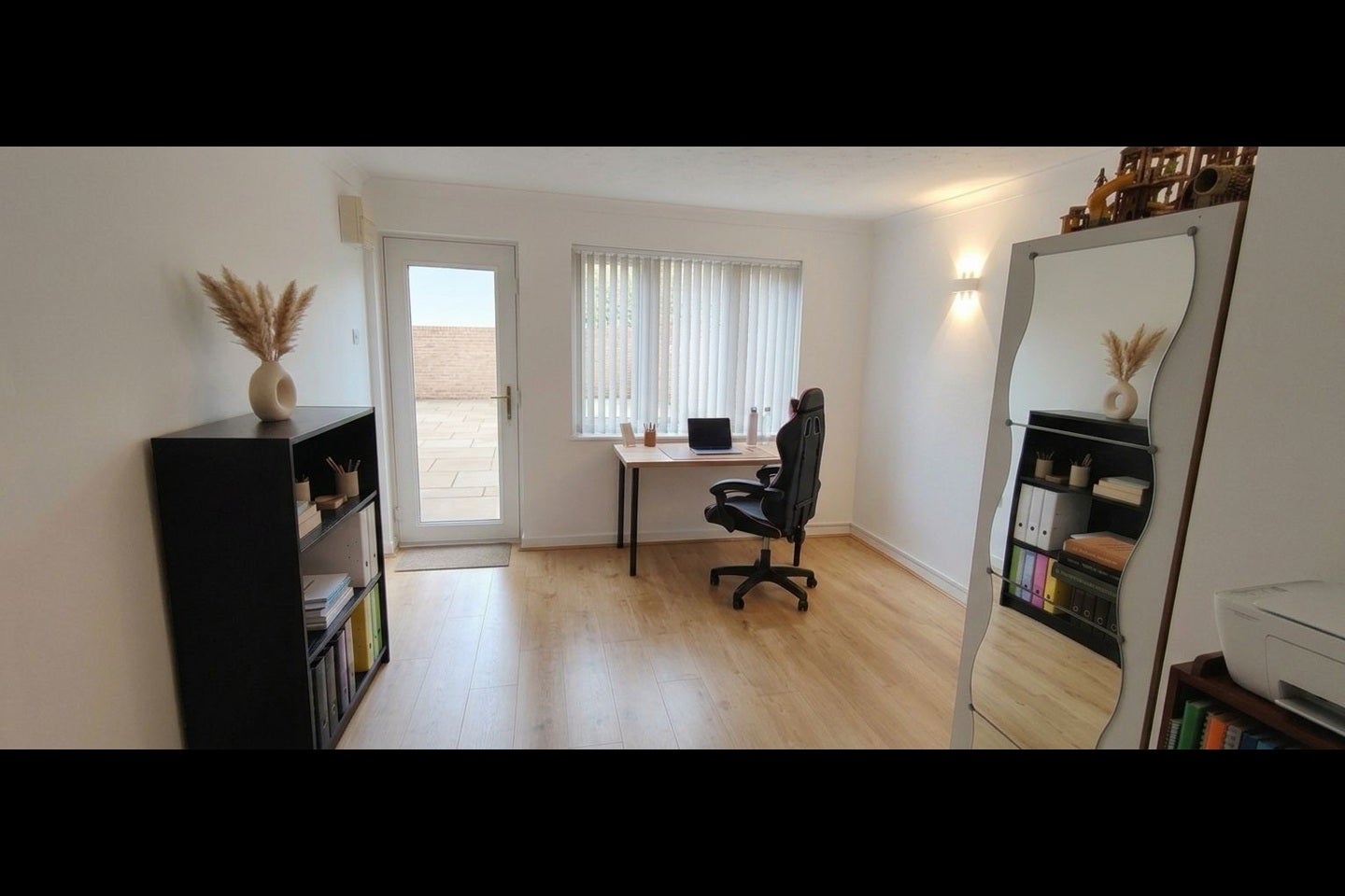 Flat Pasteur Close in Greater London