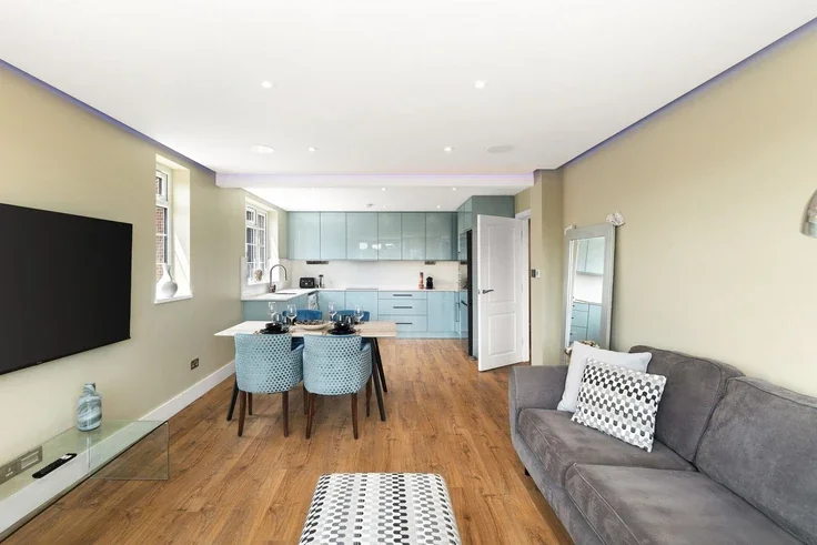 Flat Beaufort Park in Greater London