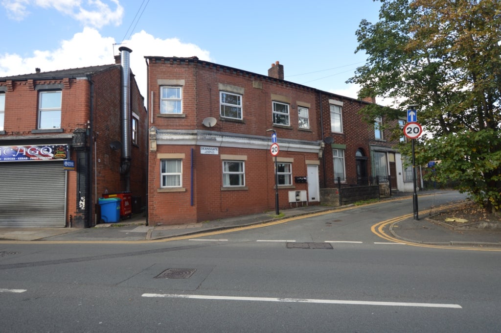 Flat Bridge Street in Hindley