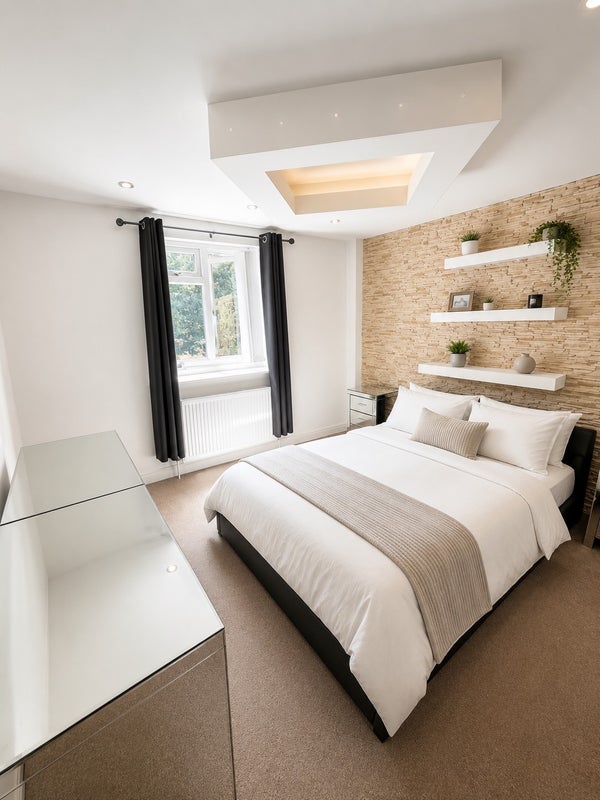 Room Risbury Walk in Manchester