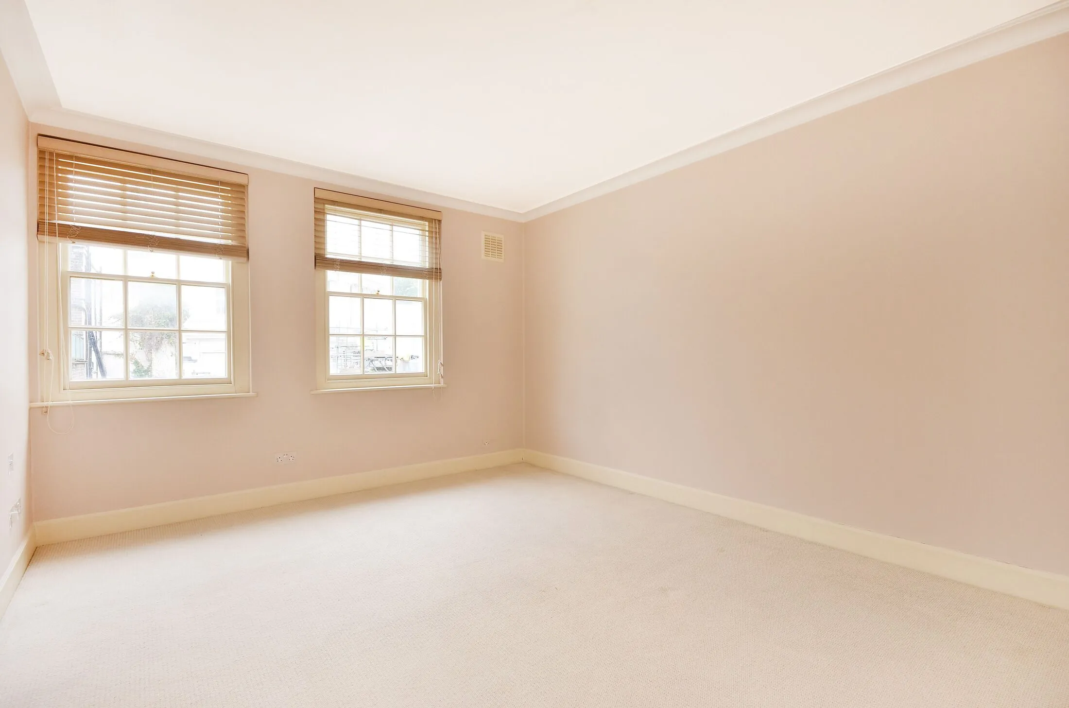 House Groom Place in City of Westminster