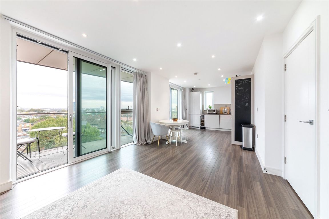 Flat Hebden Place in Greater London
