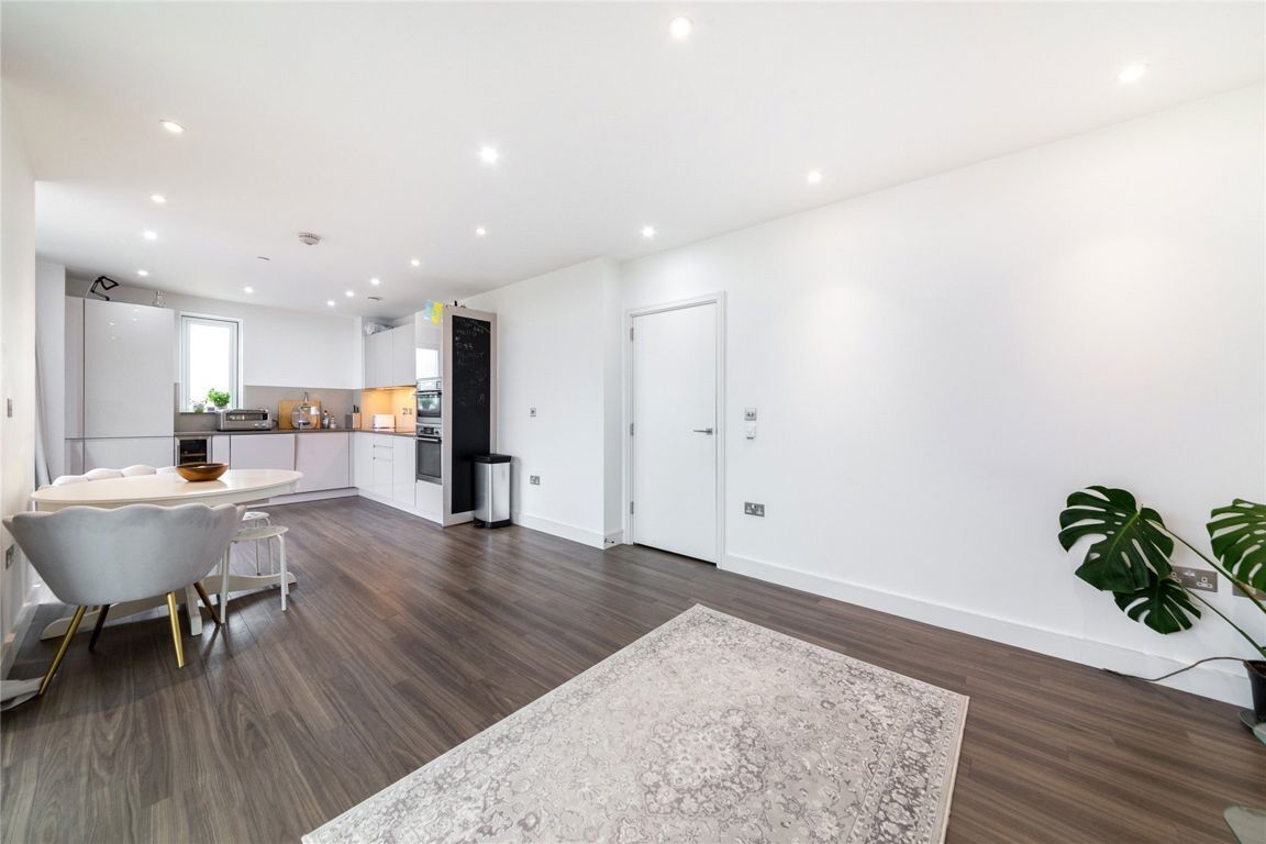 Flat Hebden Place in Greater London