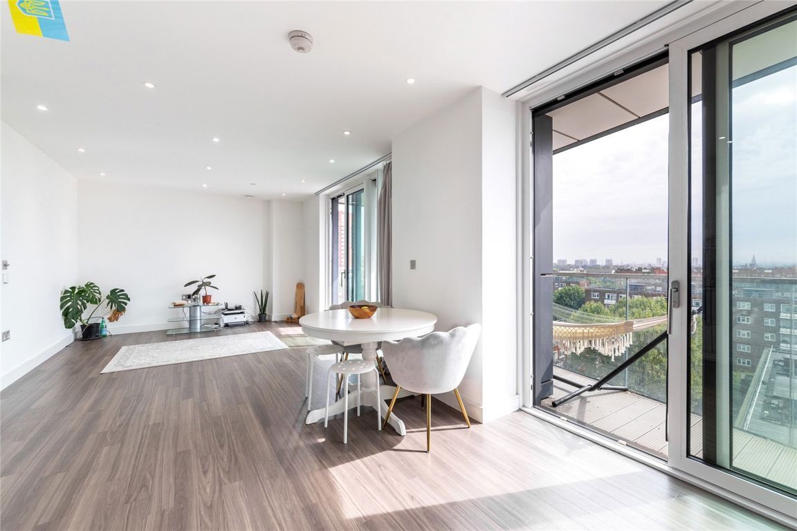 Flat Hebden Place in Greater London