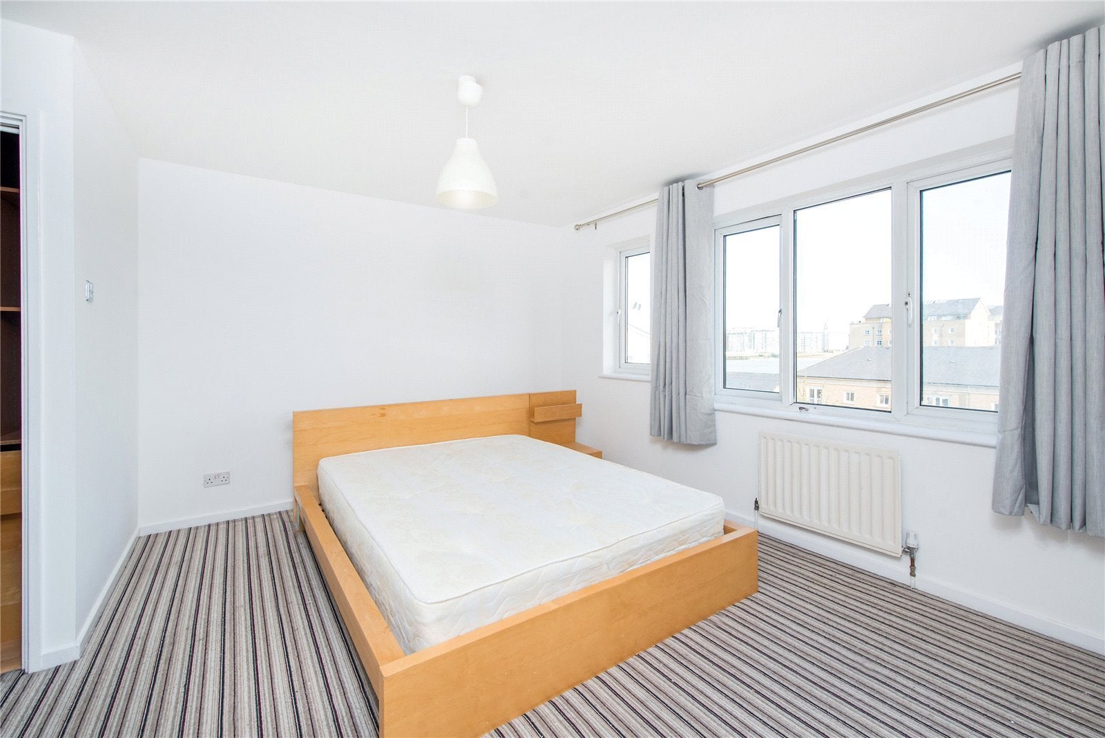 Flat Rembrandt Close in Greater London