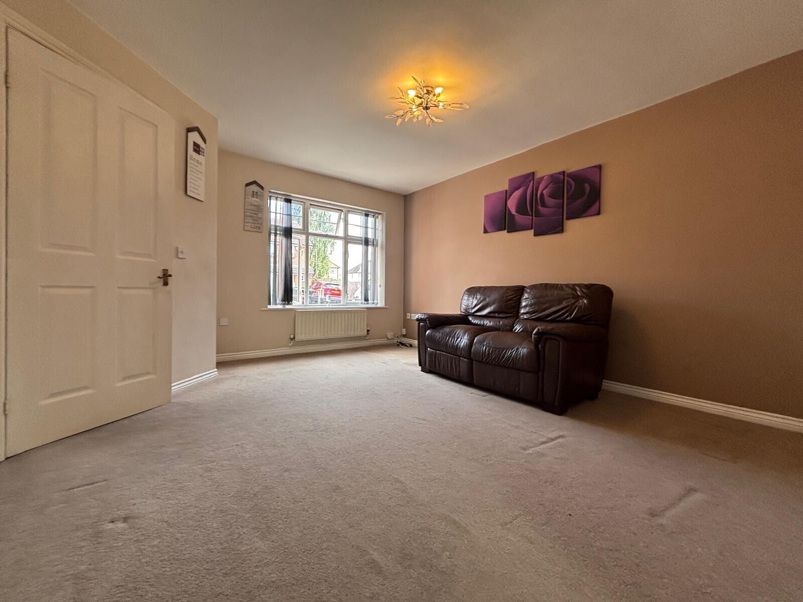 House Tiverton Drive in Sandwell