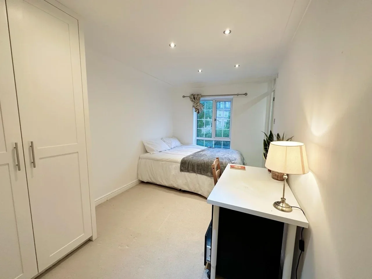 Room Chargrove Close in Greater London