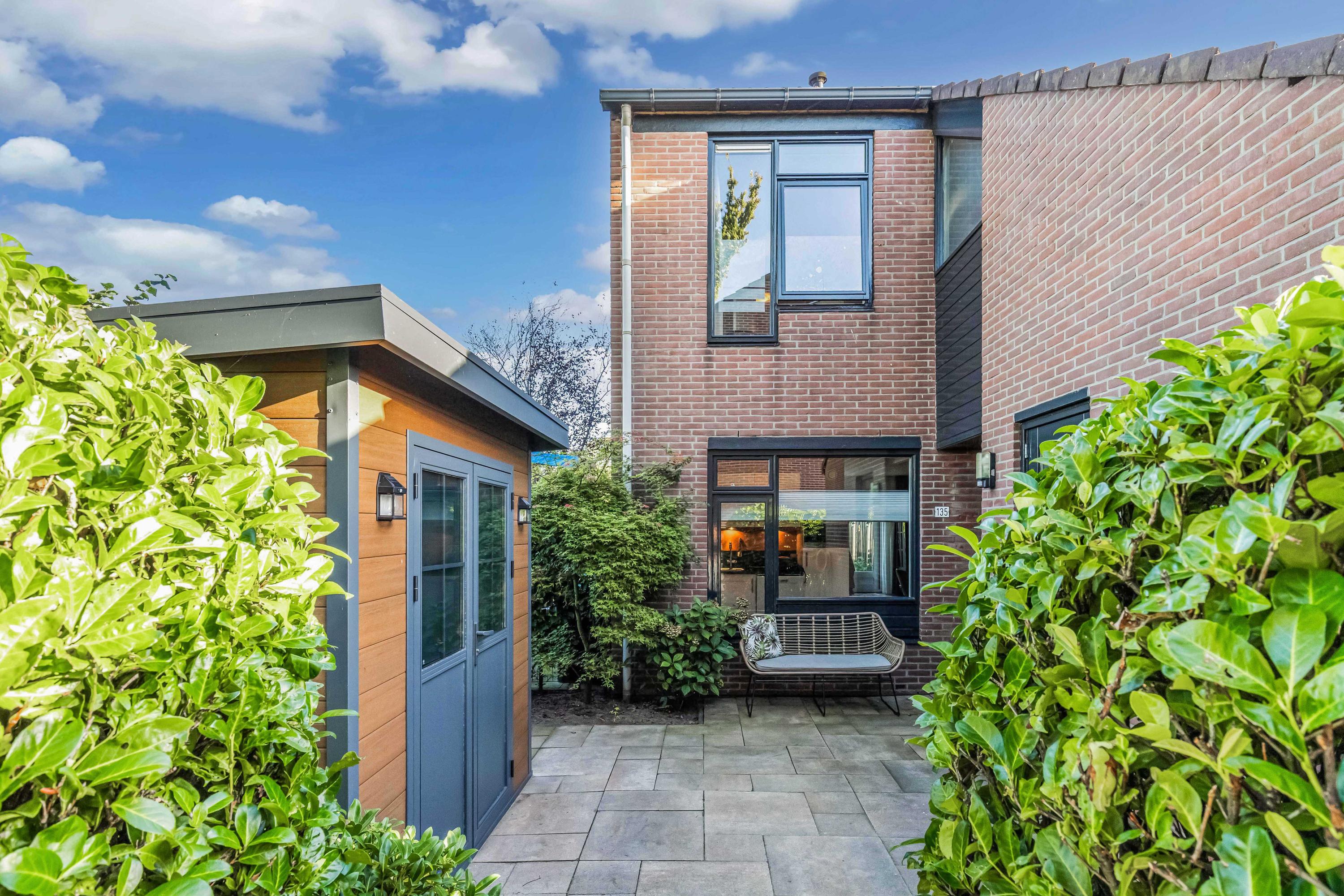 Huis Oostercluft 135 in Steenwijk