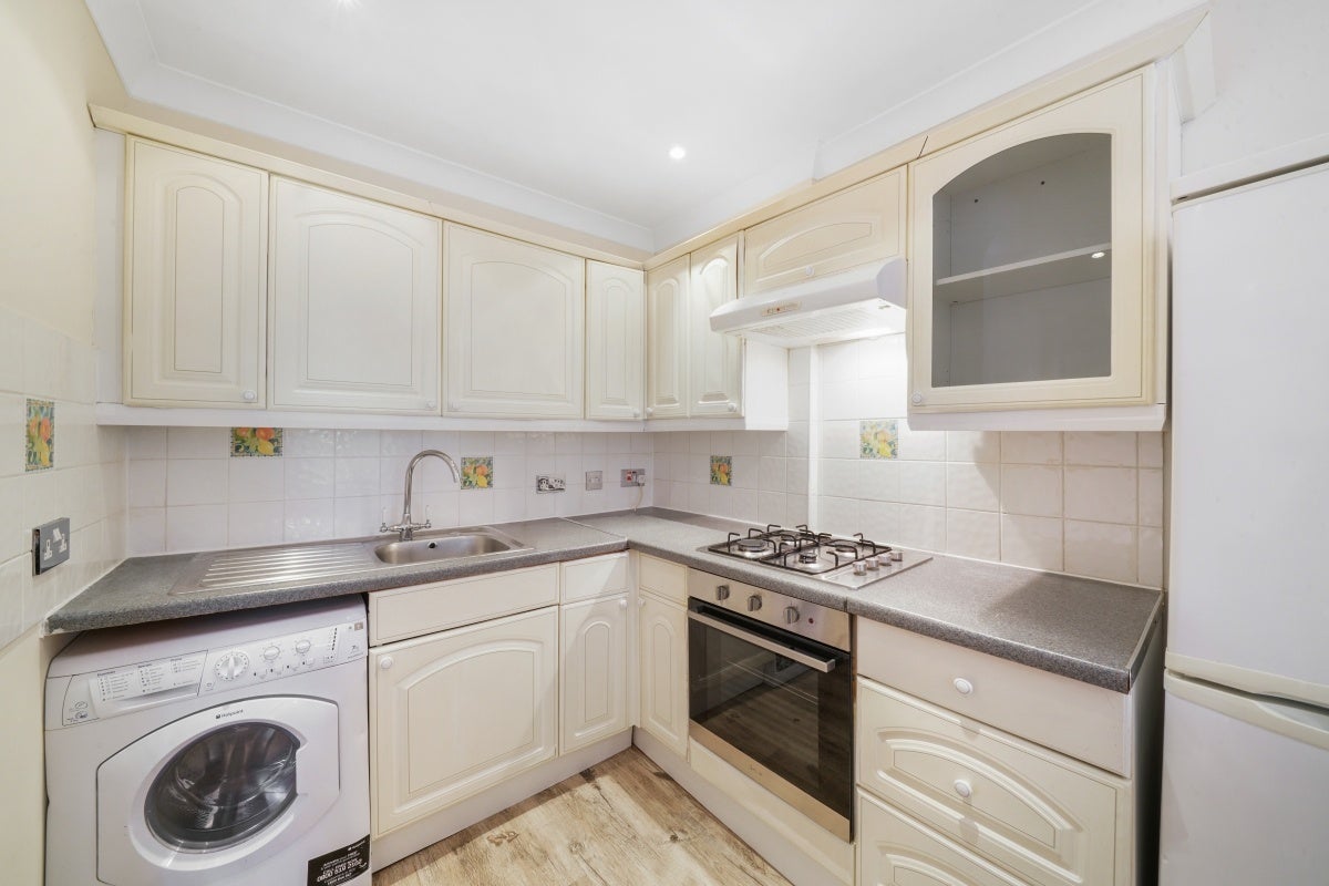 Flat Fonthill Road in Greater London