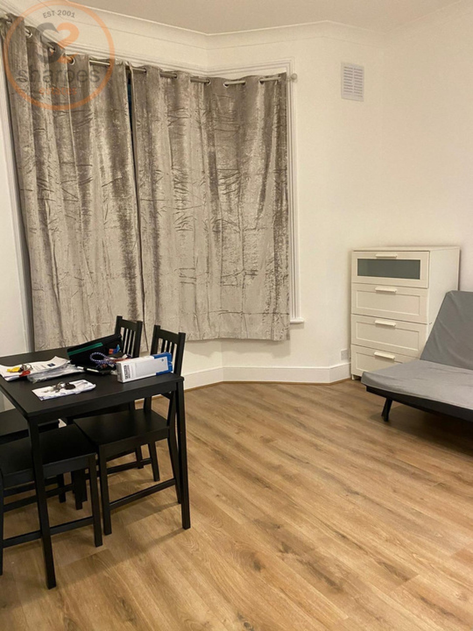 Flat Longley Road in Greater London
