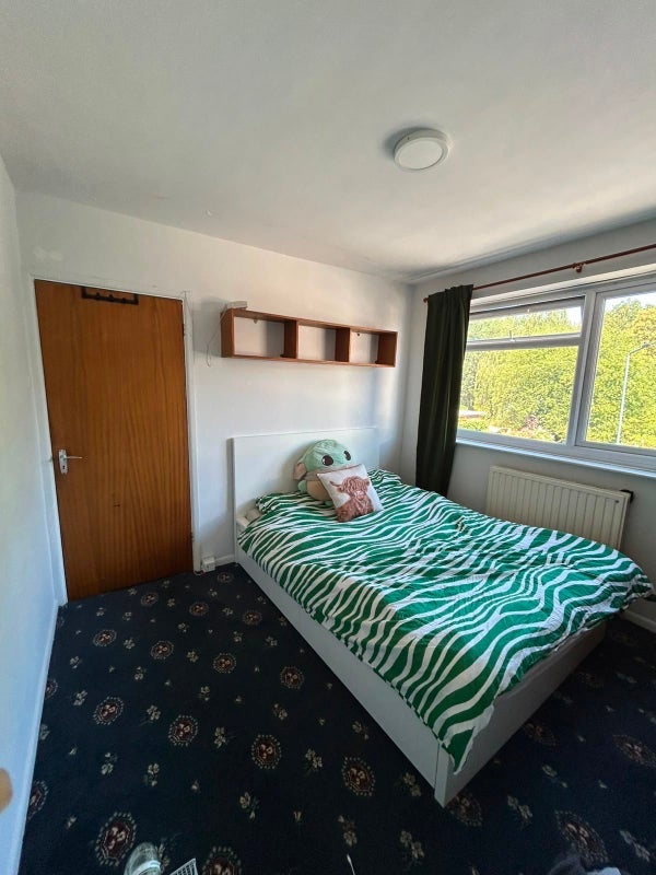 Room Talisman Way in Greater London