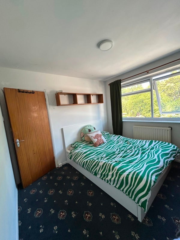 Room Talisman Way in Greater London