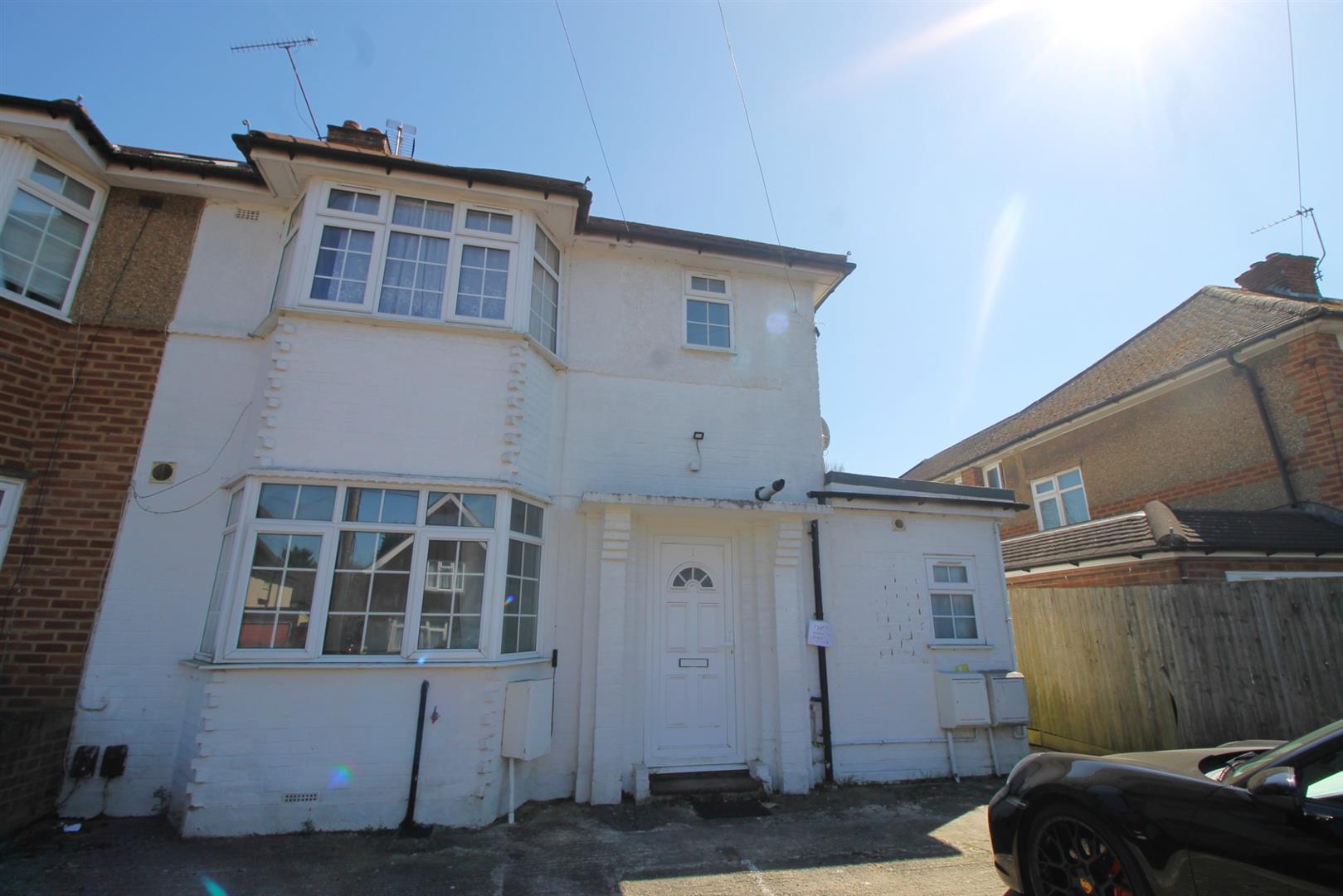 Flat Rutland Avenue in High Wycombe