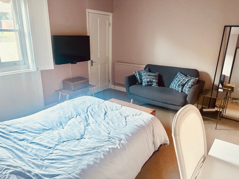 Room Denmark Place in Greater London