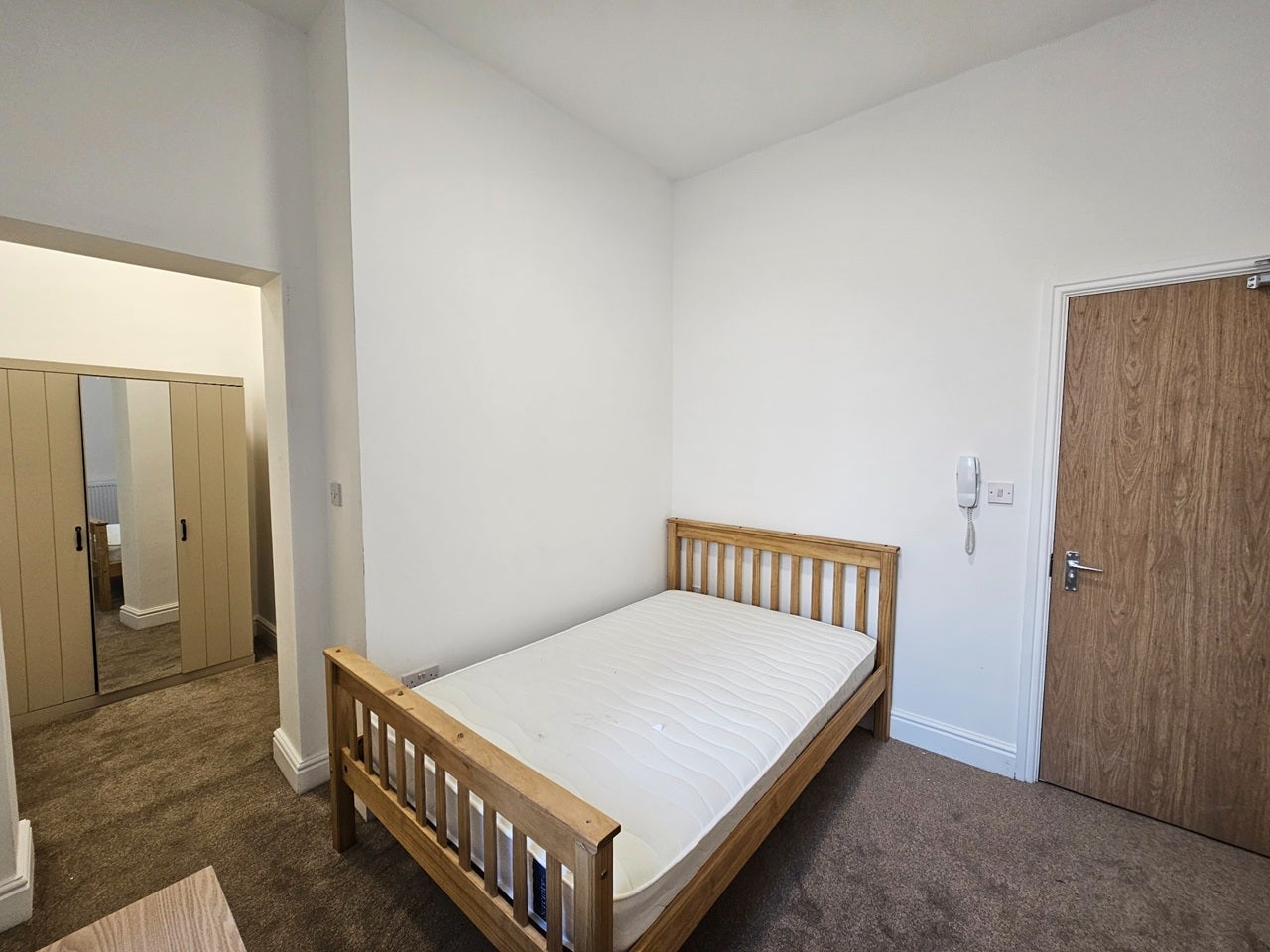 Room Ormskirk Street in St Helens