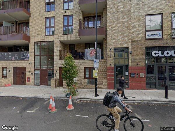 Flat Jubilee Street in Greater London