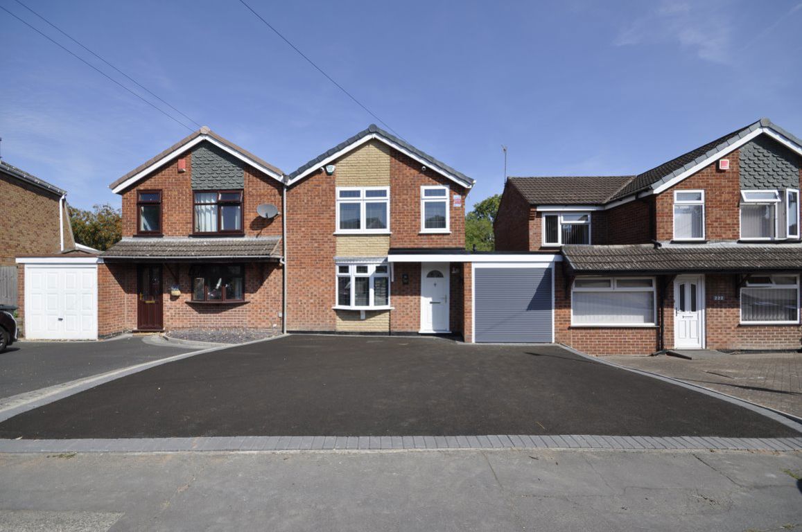 House Gayfield Avenue in Brierley Hill