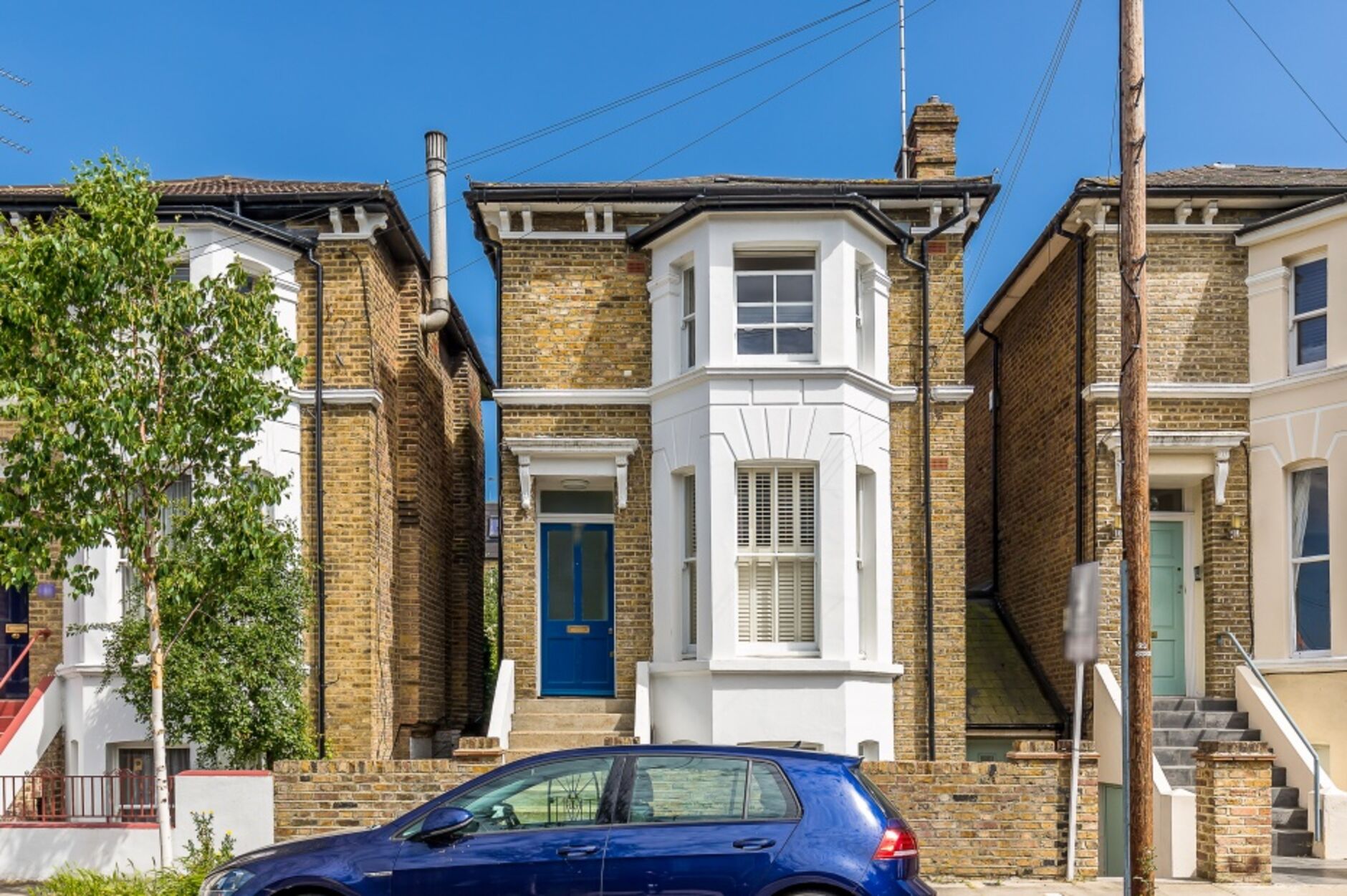 Flat Starfield Road in Greater London
