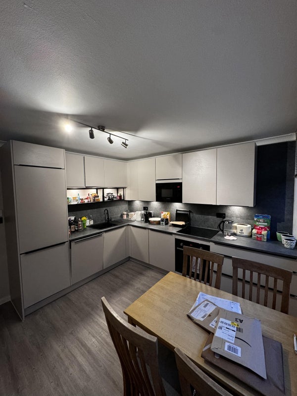 Room Dale Road in Greater London