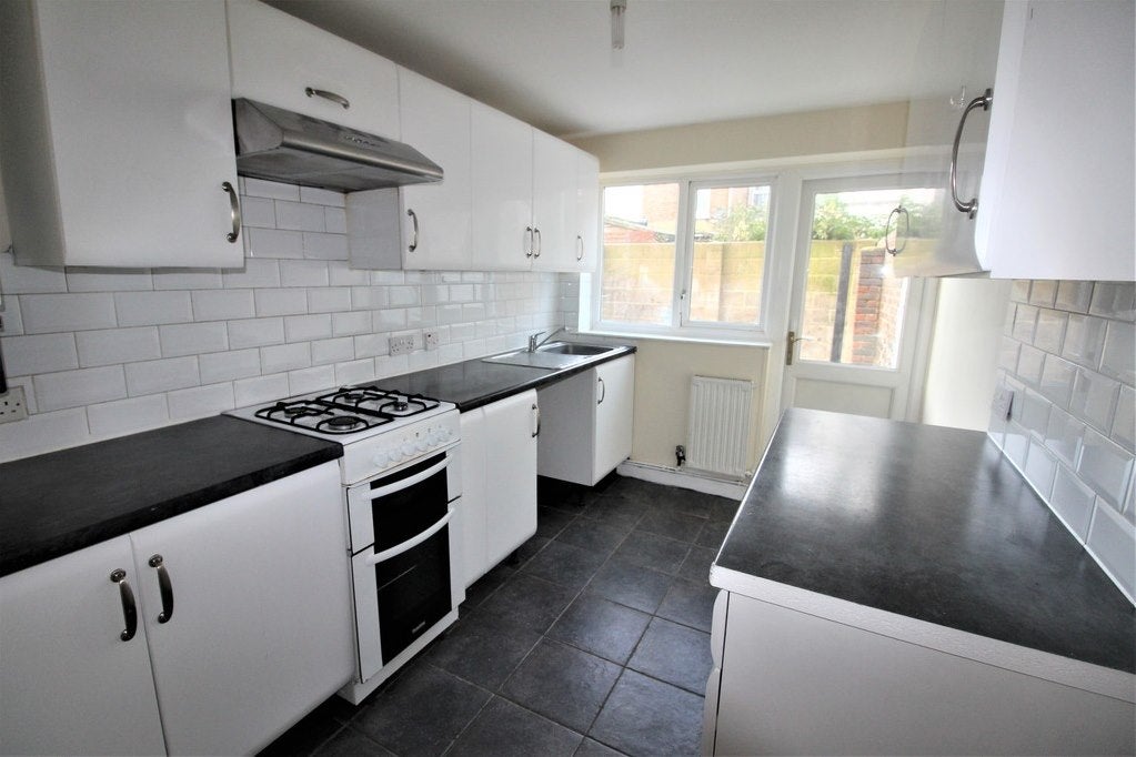 Flat Goodwood Road in Portsmouth