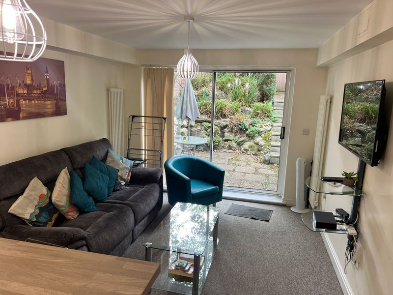 Room Barrow Hill Close in Epsom and Ewell