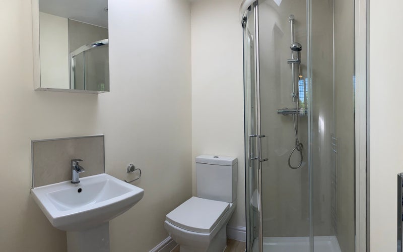 Room Barrow Hill Close in Epsom and Ewell