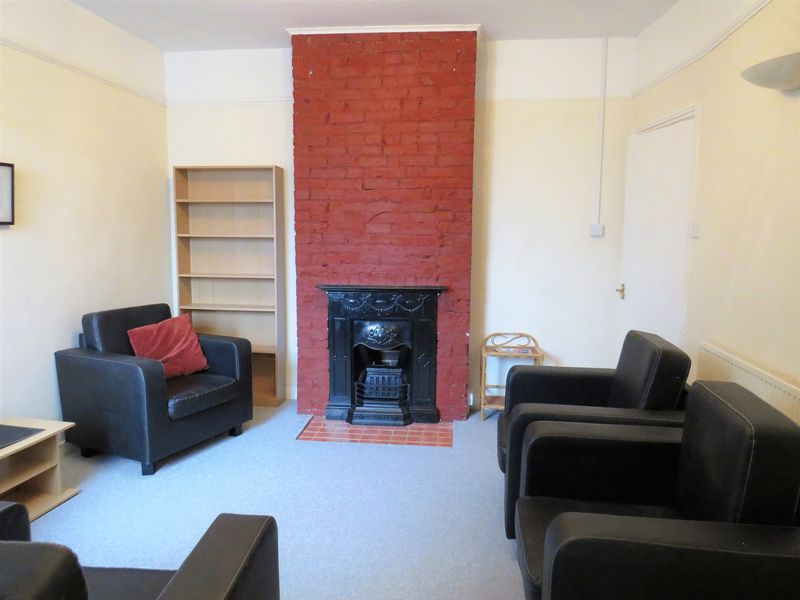 Room Cleveland Road in Chichester