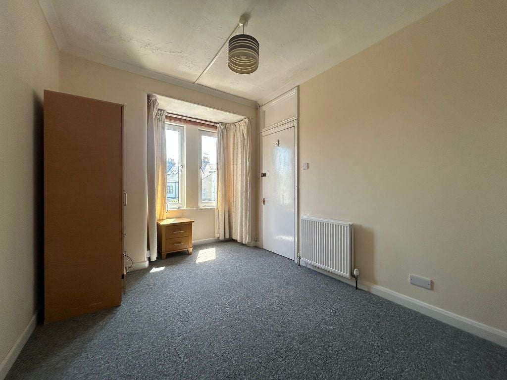 Room Cleveland Road in Chichester