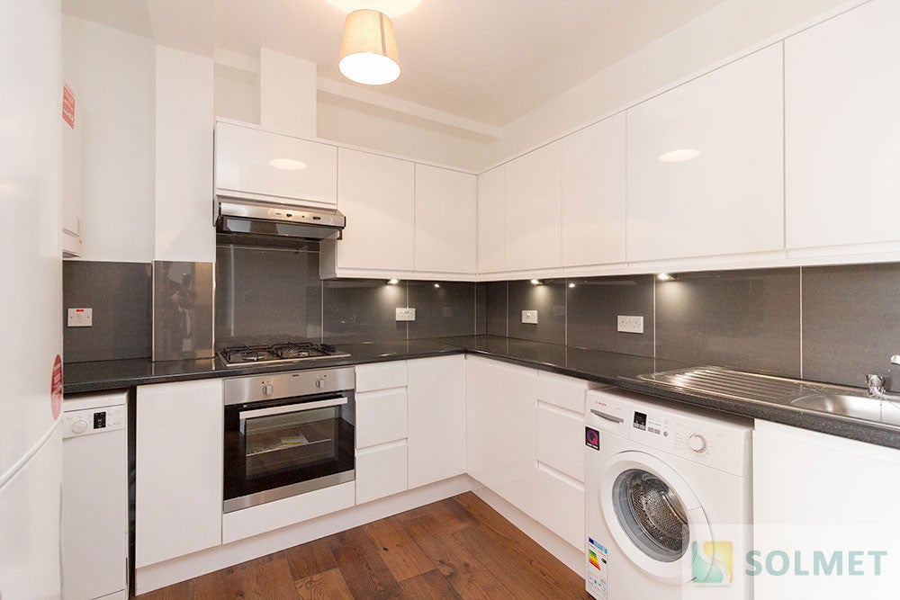 Flat Kilburn High Road in Greater London