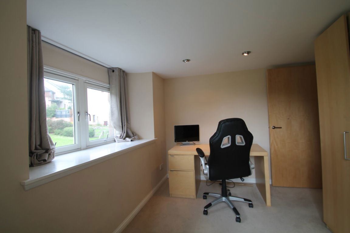 Flat Smillie Court in Dundee