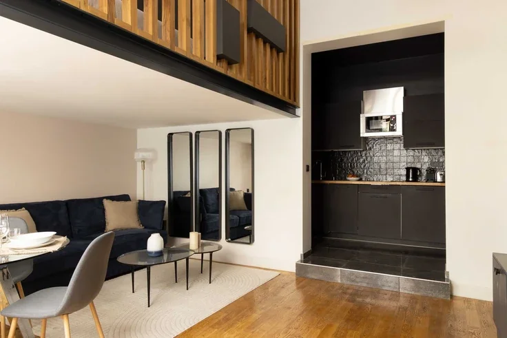 Flat Avenue de Friedland in Paris