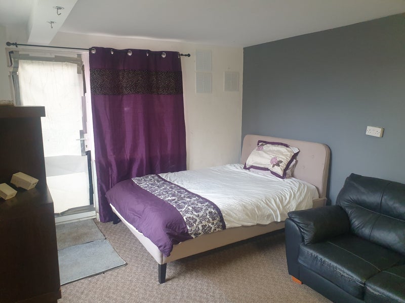 Room Potton Road in Huntingdonshire