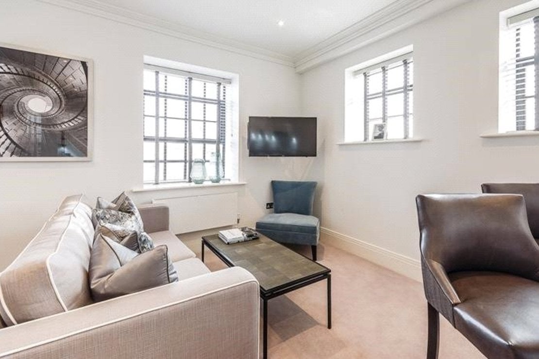Flat Rainville Road in Greater London