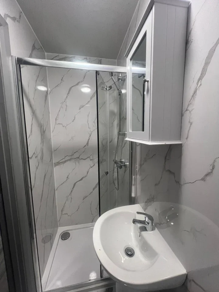 Room Bath Road in Slough