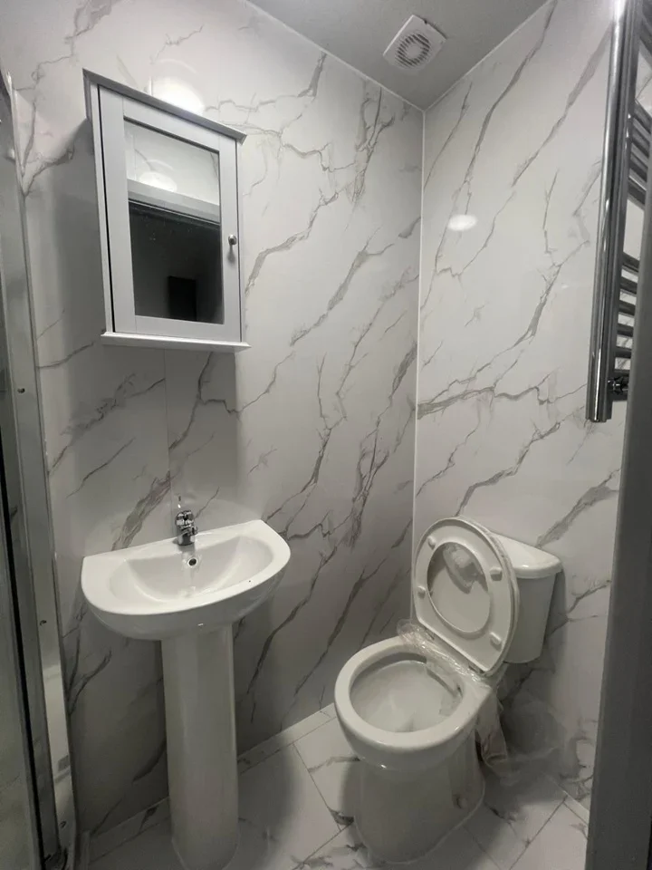 Room Bath Road in Slough