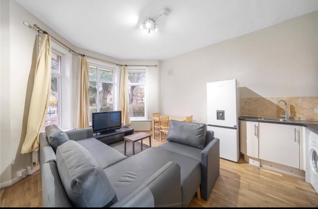 Flat Aldrington Road in Greater London
