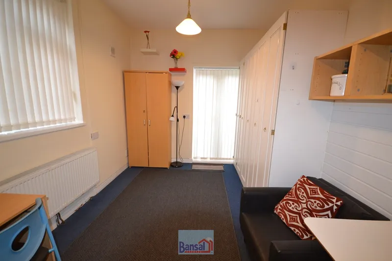Room Gloucester Street in Coventry