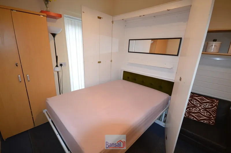 Room Gloucester Street in Coventry