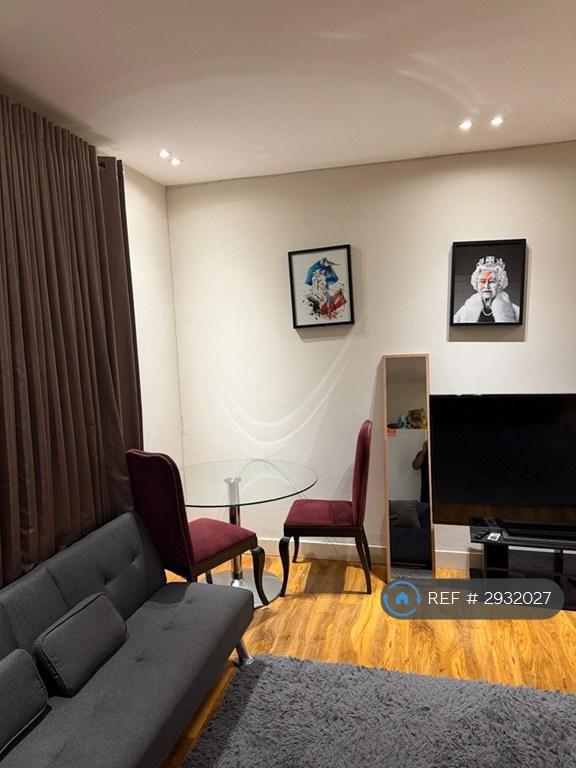 Flat Elgin Avenue in City of Westminster