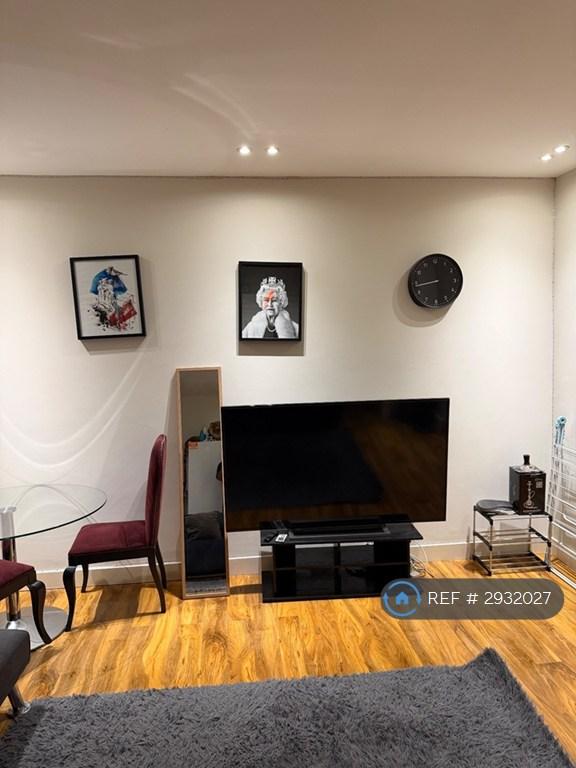 Flat Elgin Avenue in City of Westminster