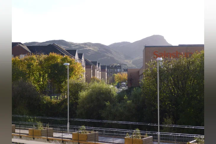 Flat Lochend Park View in City of Edinburgh