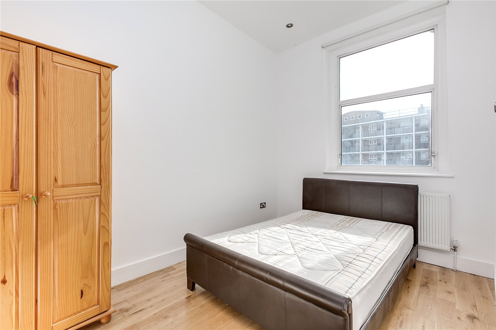 Flat Fulham Court in Greater London