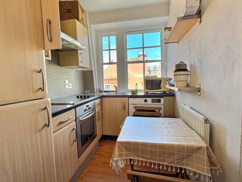 Flat Handel Street in Greater London