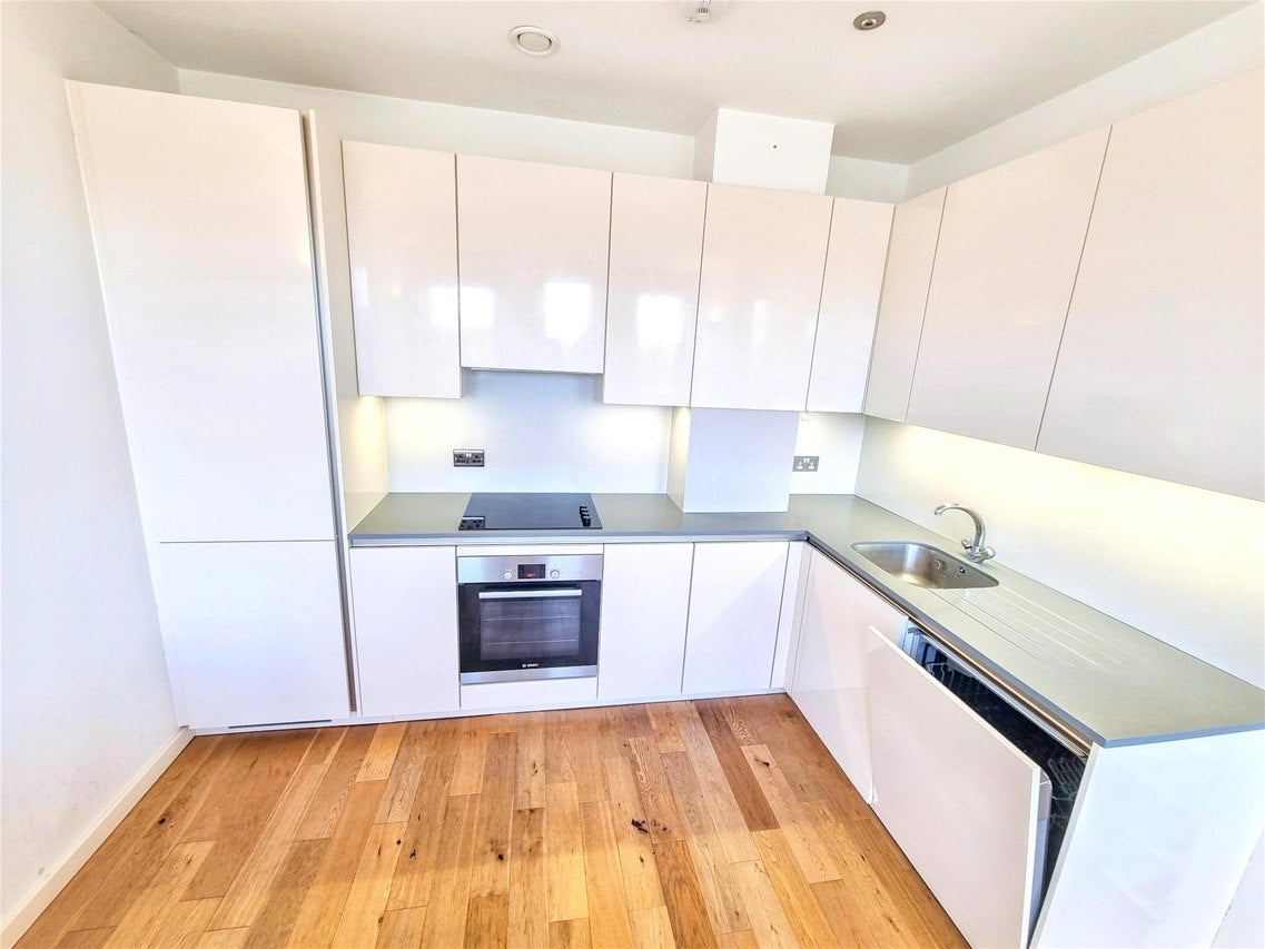 Flat Canning Road in Greater London