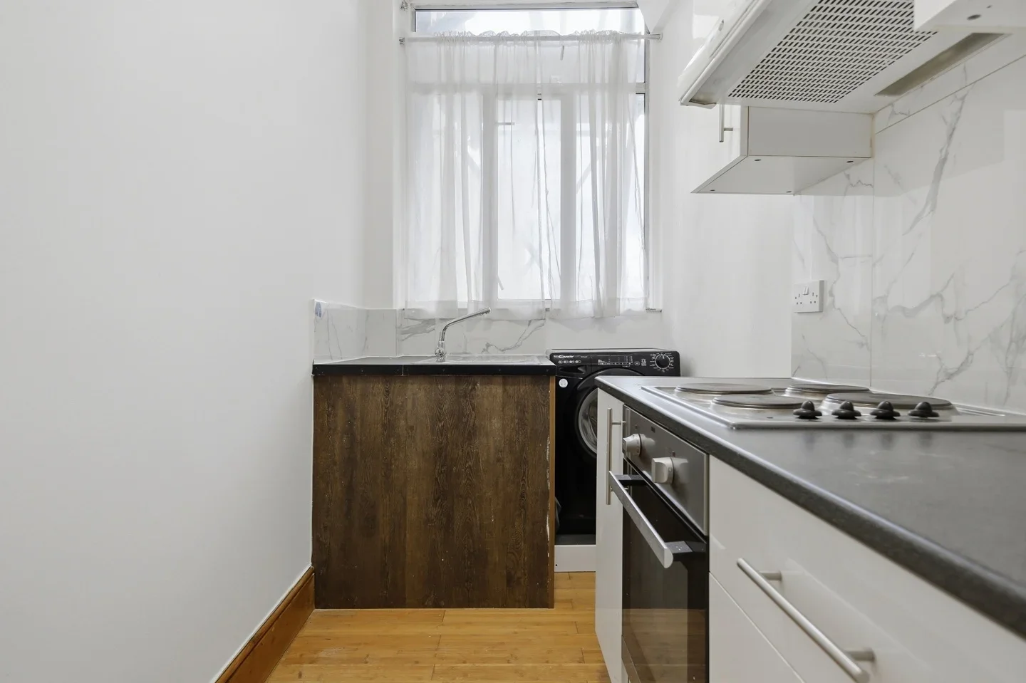 Flat Wightman Road in Greater London
