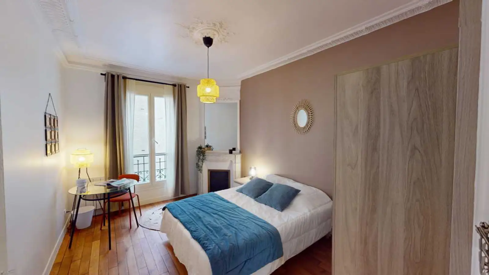 Chambre Rue Crozatier à Paris